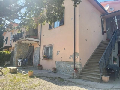 Villa bifamiliare in vendita a Rosignano Marittimo