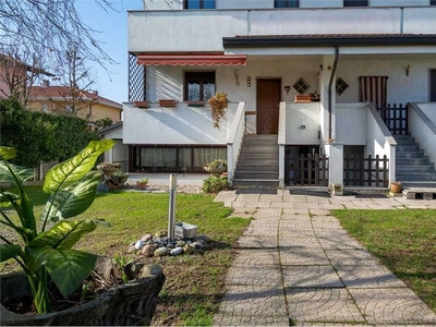 Villa bifamiliare in vendita a Vanzaghello