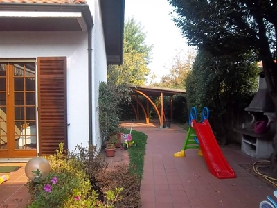 Villa bifamiliare in vendita a Vigevano