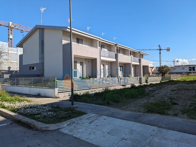 Villa con box, Cesena case finali