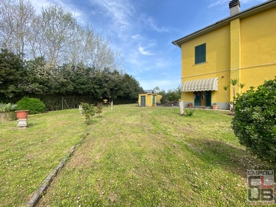 Villa con giardino a San Miniato