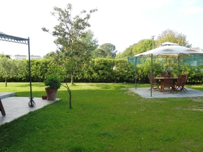 Villa con giardino, Pisa san marco