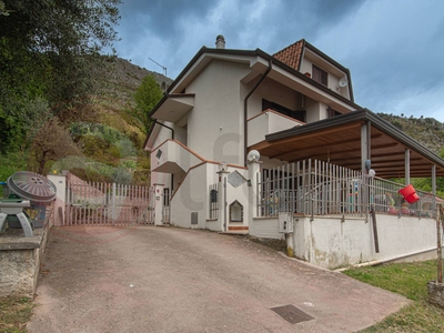 Villa con terrazzo a Roccasecca