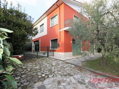 Villa in buono stato di 220 mq. a San Quirico Di Moriano