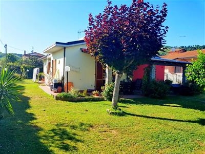 Villa in buono stato di 230 mq. a Romagnano