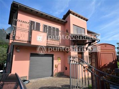 Villa in buono stato di 250 mq. a Santa Maria Del Giudice