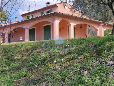 Villa in buono stato di 300 mq. a Falcinello