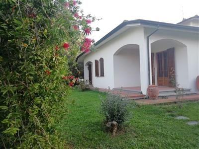 Villa in buono stato di 400 mq. a San Frediano A Settimo