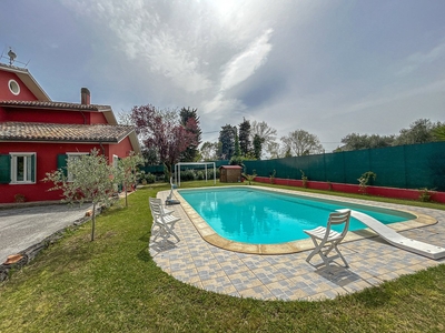 Villa in vendita 3 Stanze da letto a Terre Roveresche