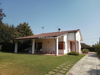 Villa in vendita a Castelleone