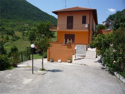 Villa in vendita a Ceccano