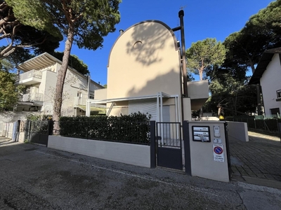 Villa trifamiliare in vendita a Cervia