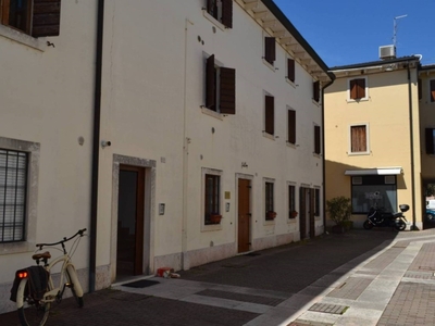 Appartamento in vendita a Villafranca di Verona via Nino Bixio, 143