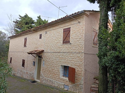 Casa singola in vendita a San Severino Marche Macerata Castel San Pietro