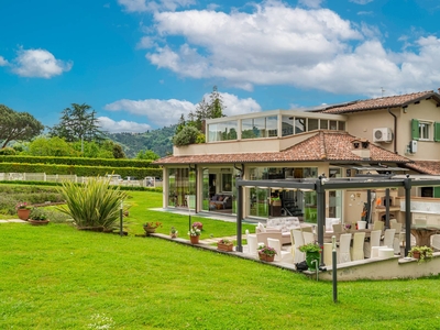 Casa in vendita in Camaiore, Italia