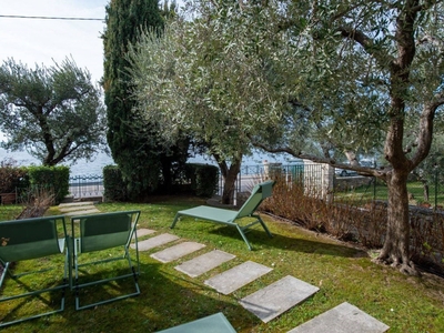 Villa a Schiera in vendita a Torri del Benaco località Canevini