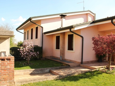 Villa in vendita a Veronella via Alberazzi, 34