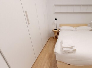 Appartamento con 1 camera da letto in affitto a Missori, Milano