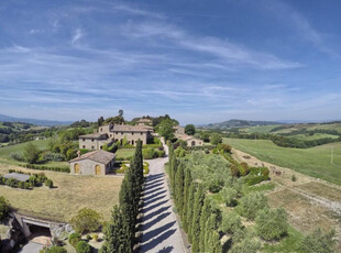 Appartamento di lusso con piscina tra Volterra e San Gimignano