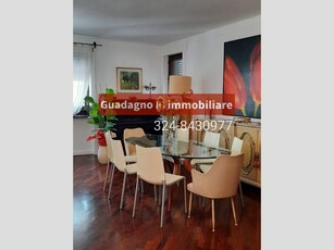 Appartamento in Vendita a Lecce, zona PARTIGIANI, 430'000€, 200 m²