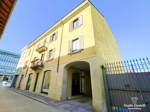 Appartamento in Vendita ad Carate Brianza - 168000 Euro