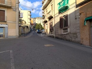 Capannone in Affitto a Catanzaro, zona Centro, 780€, 35 m²