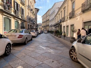 Capannone in Affitto a Catanzaro, zona Centro storico, 175 m²