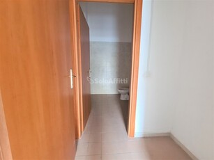 Capannone in Affitto a Catanzaro, zona Lido Casciolino, 300€, 22 m²