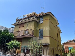 Casa a Monterotondo in Via Tanaro, Santa Maria