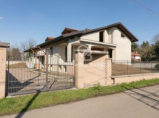 Casa in vendita in Busto Arsizio, Italia