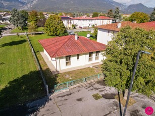 Casa Indipendente a Vajont in Viale SS. Gervasio e Protasio
