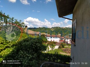 Casa indipendente con giardino a Montefredane