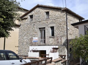 Casa indipendente in affitto a Pastena
