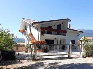 Casa Indipendente in Vendita ad Fara Filiorum Petri - 180000 Euro