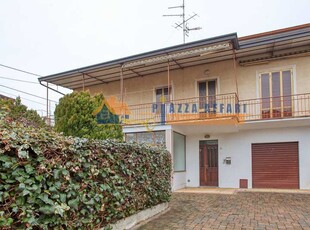 Casa Indipendente in Vendita ad Jerago con Orago - 125000 Euro