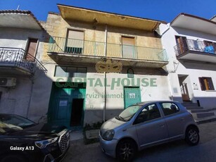 Casa Semi indipendente in Vendita ad Mugnano del Cardinale - 55000 Euro