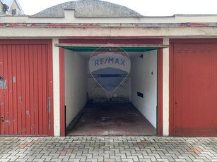 Garage / posto auto di 11 mq a Milano