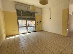 Locale Commerciale in Affitto ad Siracusa - 1000 Euro
