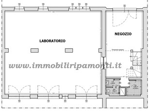 Negozio in Affitto a Lecco, 2'000€, 145 m²