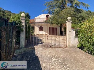 Rustico-Casale-Corte in Vendita ad Lercara Friddi - 38000 Euro