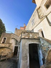 Rustico-Casale-Corte in Vendita ad Pietra Ligure - 320000 Euro