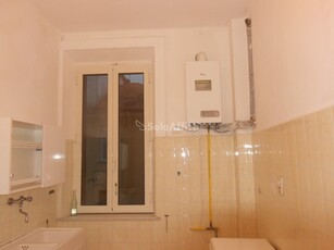 Stanza in Affitto a Catanzaro, zona Giardini - San Leonardo, 160€, 90 m², arredato