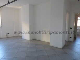 Ufficio in Affitto a Lecco, 800€, 78 m²