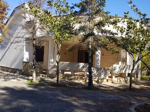 Villa con giardino, strada Montefellone, Martina Franca