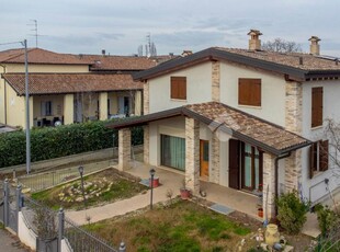 Villa in vendita a Sant'Ilario D'Enza
