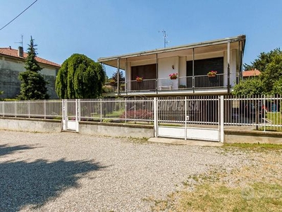 GALLARATE - RONCHI: VILLA CON GIARDINO