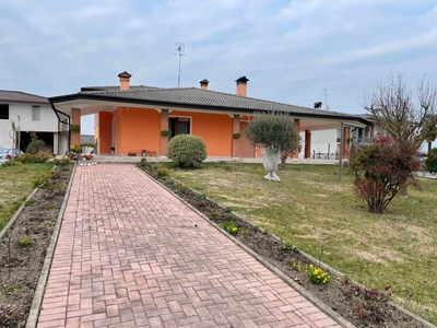 Villa in Via Liberta 20 a Concordia Sagittaria