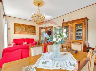 Appartamento in Vendita a Milano, zona Feltre, 535'000€, 140 m²