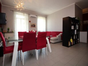 Appartamento in Vendita a Torino, 155'000€, 135 m²