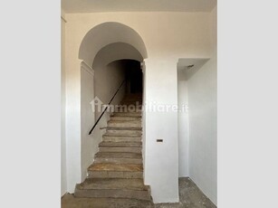 Bilocale in Affitto a Massa, 1'200€, 65 m², arredato